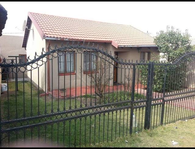 2 BEDROOM FREEHOLD FOR SALE IN KAALFONTEIN